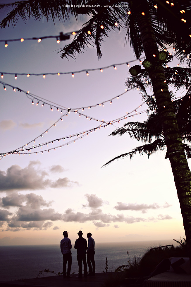 Axioo: Layers of Intricate Intimacies